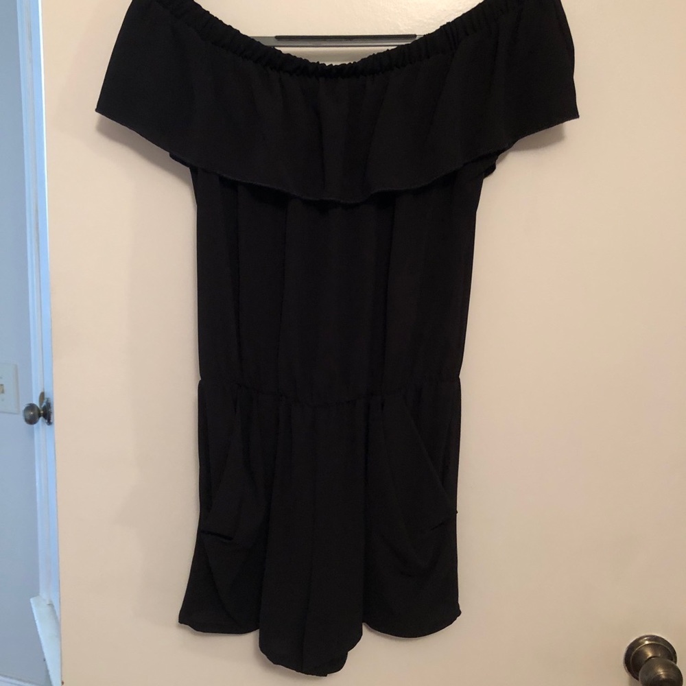 Black, shoulder-leas romper with pockets!